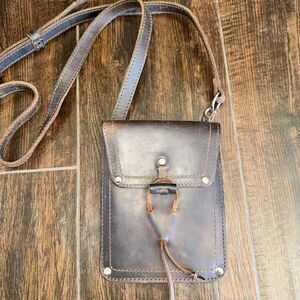 👜 Saddleback Leather Co. Crossbody Bag – Coffee Brown